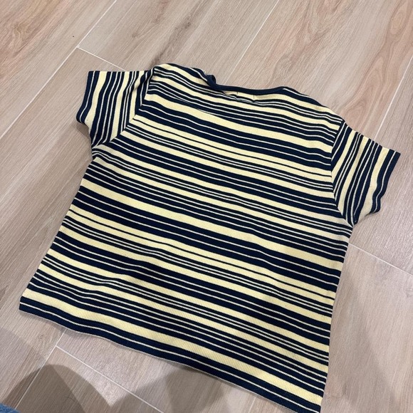 Vintage Calvin Klein jeans knit yellow and black striped t-shirt - Picture 4 of 4